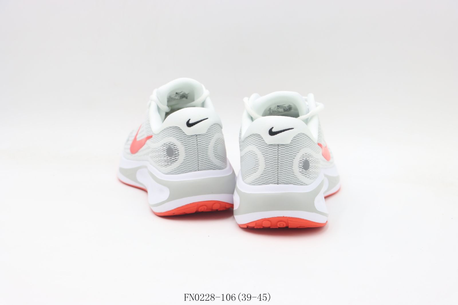 今日特価】Nike ナイキ ランニングシューズ ホワイトレッド