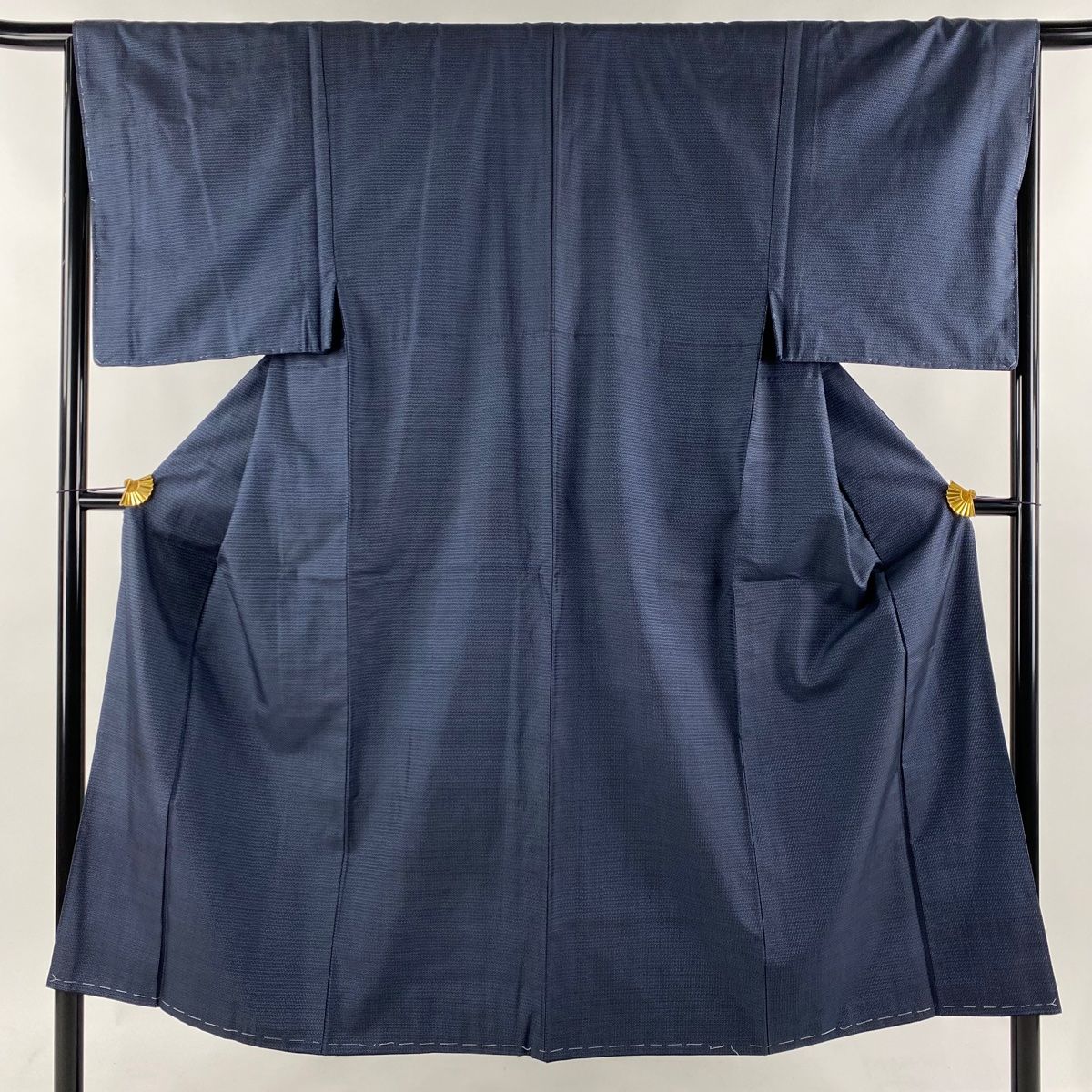 男着物 身丈145cm 裄丈65.5cm M 袷 アンサンブル 紬地 亀甲絣 紺色 正絹 秀品