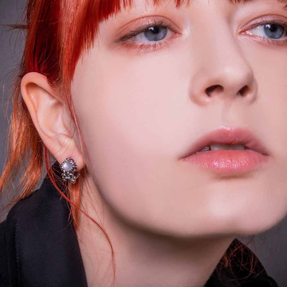 ローズカットブルームーンピアス