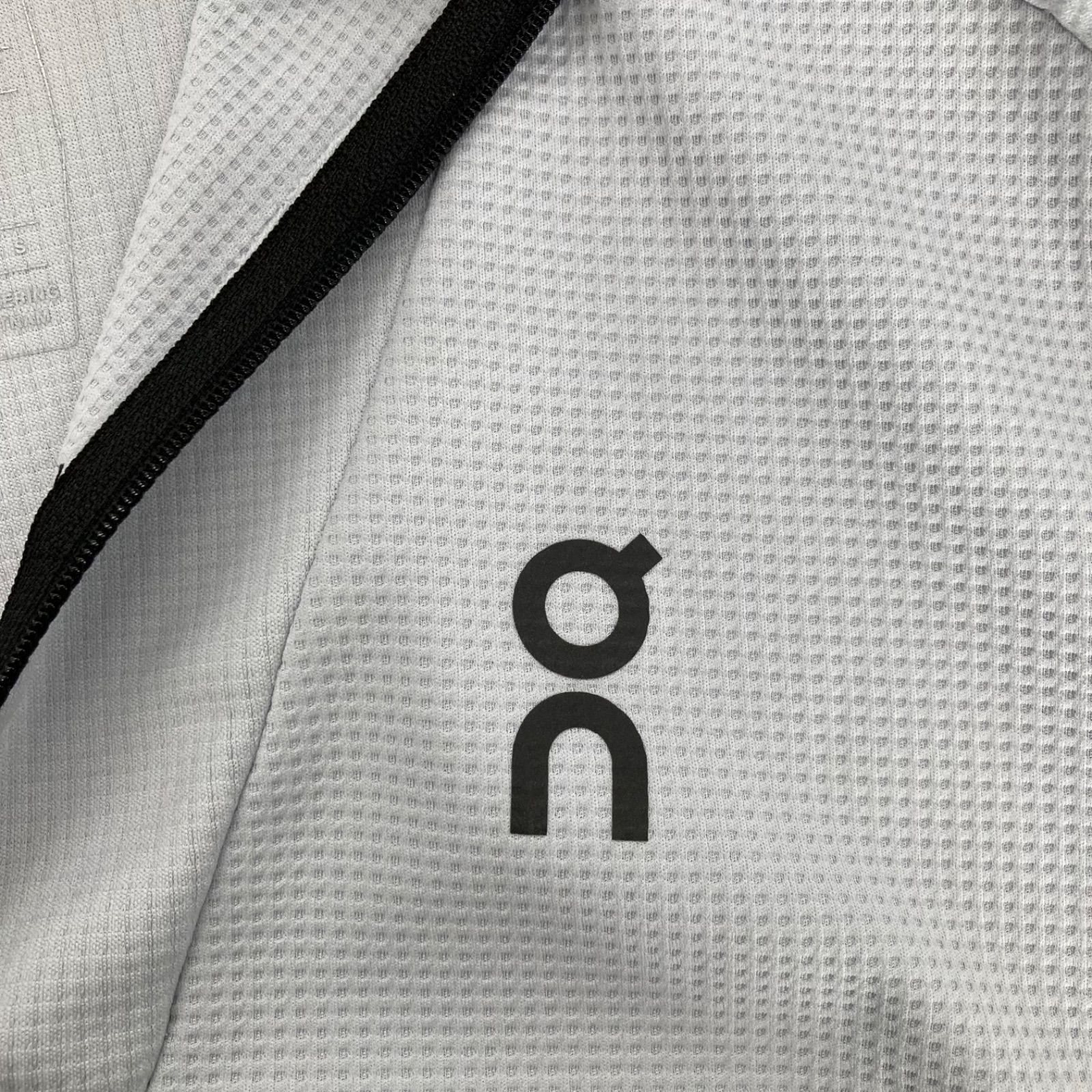 On オン CLIMATE SHIRT Sサイズ メンズ 平塚店 衣料品 ⑥ - メルカリ