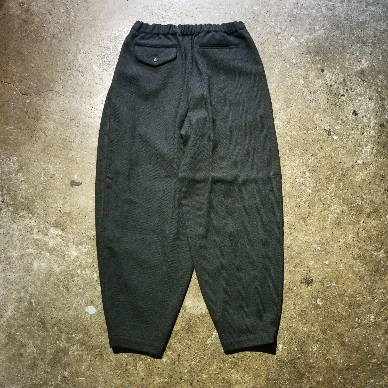 BLACK COMME des GARCONS 24aw ウールヘリンボーン ボックスプリーツ 