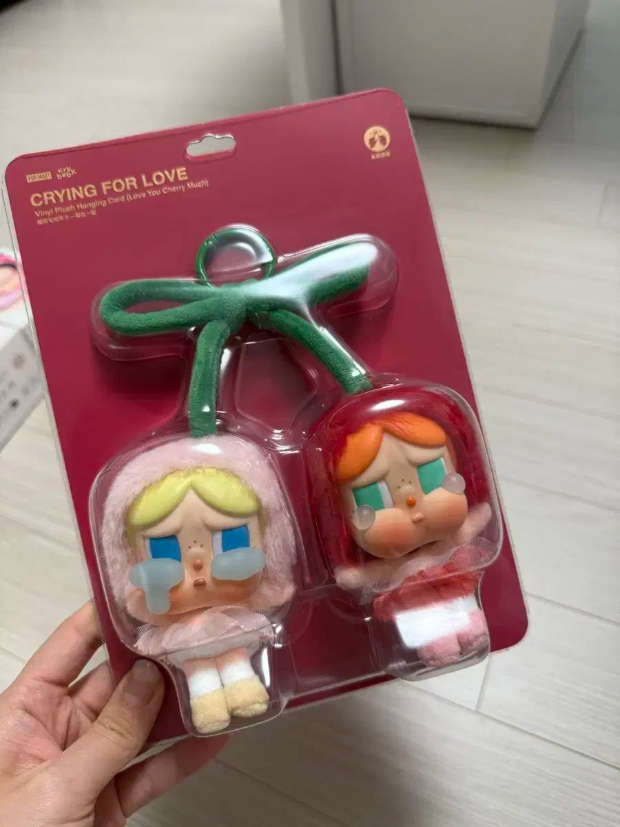 POP MART クライベイビー 愛の涙 さくらんぼ ぬいぐるみ キーホルダー