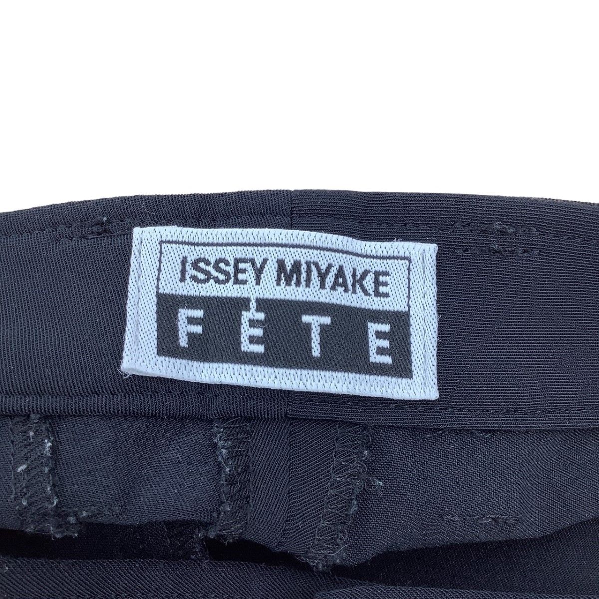 ISSEY MIYAKE イッセイミヤケ レディース パンツ SIZE 3 IF82FF003  