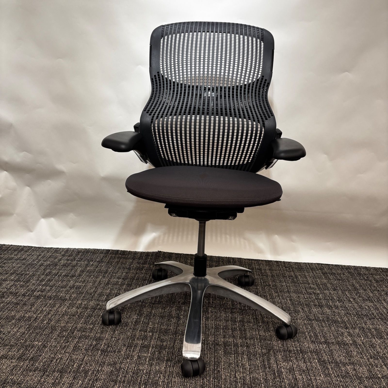Knoll ノール ジェネレーションチェア ブラック 多機能 肘調整