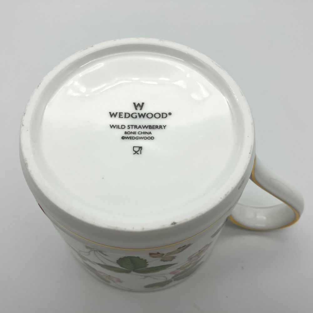 ウェッジウッド WEDGWOOD ワイルドストロベリー WILD STRAWBERRY マグカップ ボーンチャイナ グラス&フォーク刻印【中古】