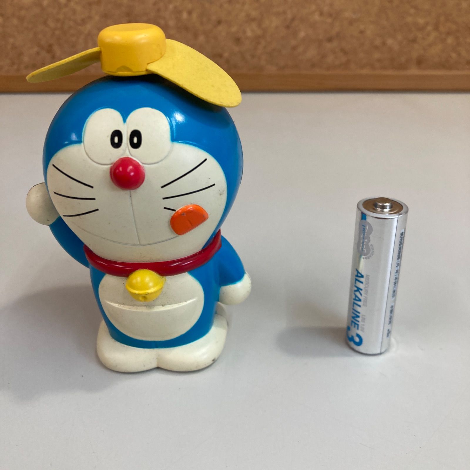 ドラえもん 置き時計 電池式 箱付き ドラえもん 行かなきゃ 実際の映像 ドラえもん 置き時計 電池式