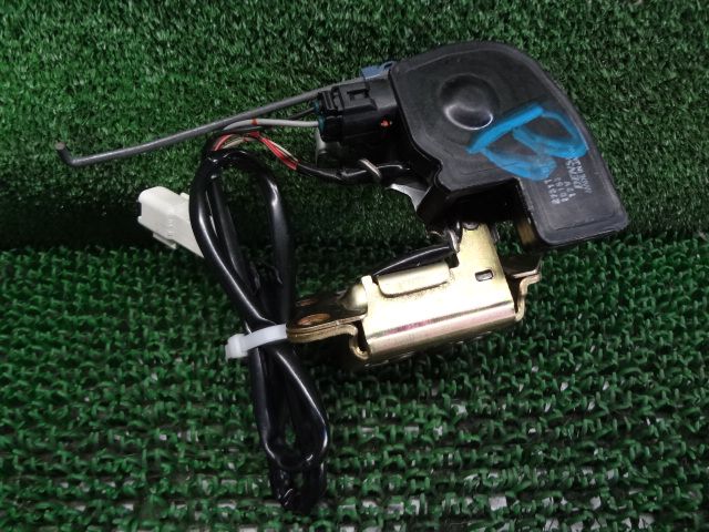 3FA5547 GP6 トヨタ bB NCP31 前期型 Z X Ver. バックドアロック