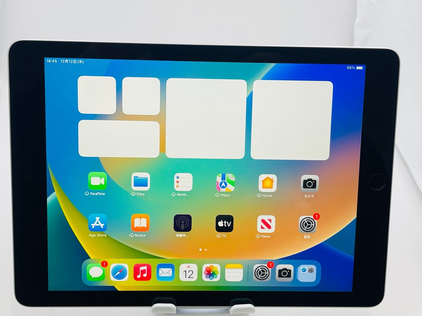 iPad 第5世代 128GB スペースグレイ FP2H2J/A Wi-Fi Amazon.co.jp