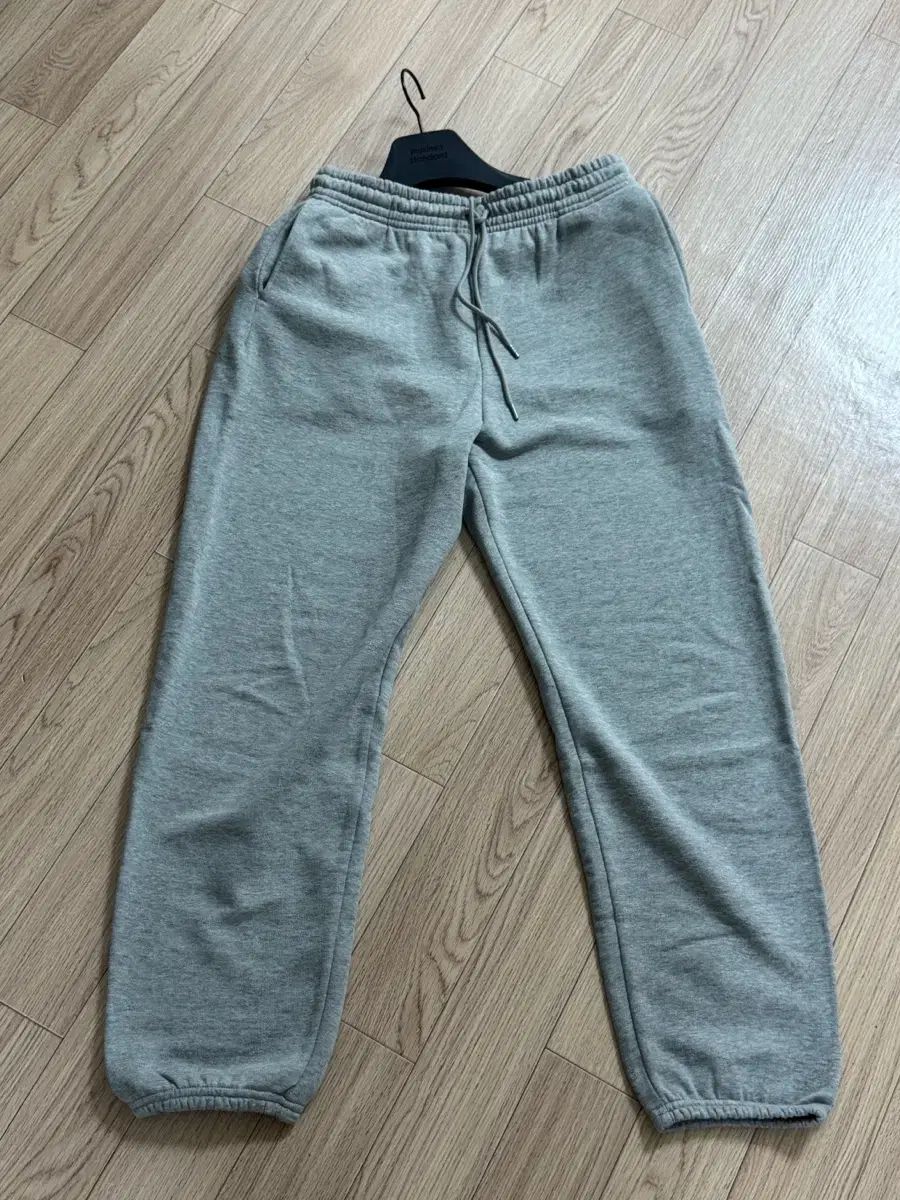 ブラック グレー