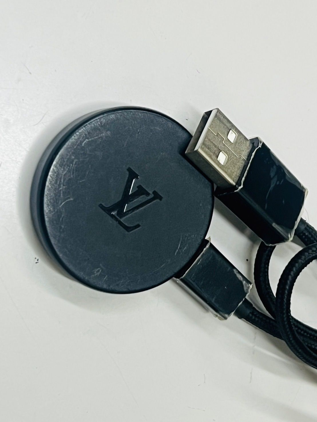 ルイ・ヴィトンホライゾン V2様 充電器 純正品 コネクター 動作確認済 LOUISVUITTON ルイ・ヴィトンホライゾン V2様 充電器 純正品