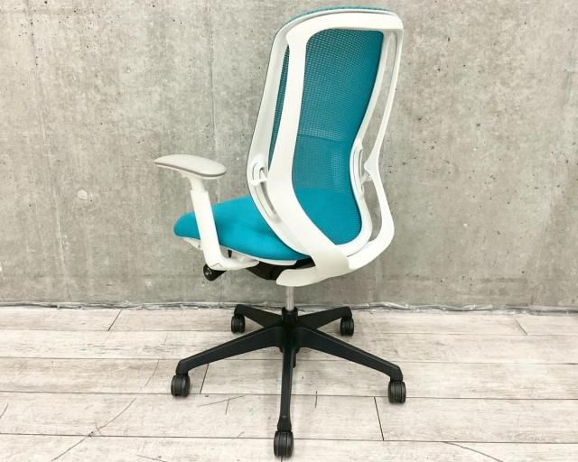 オカムラ okamura