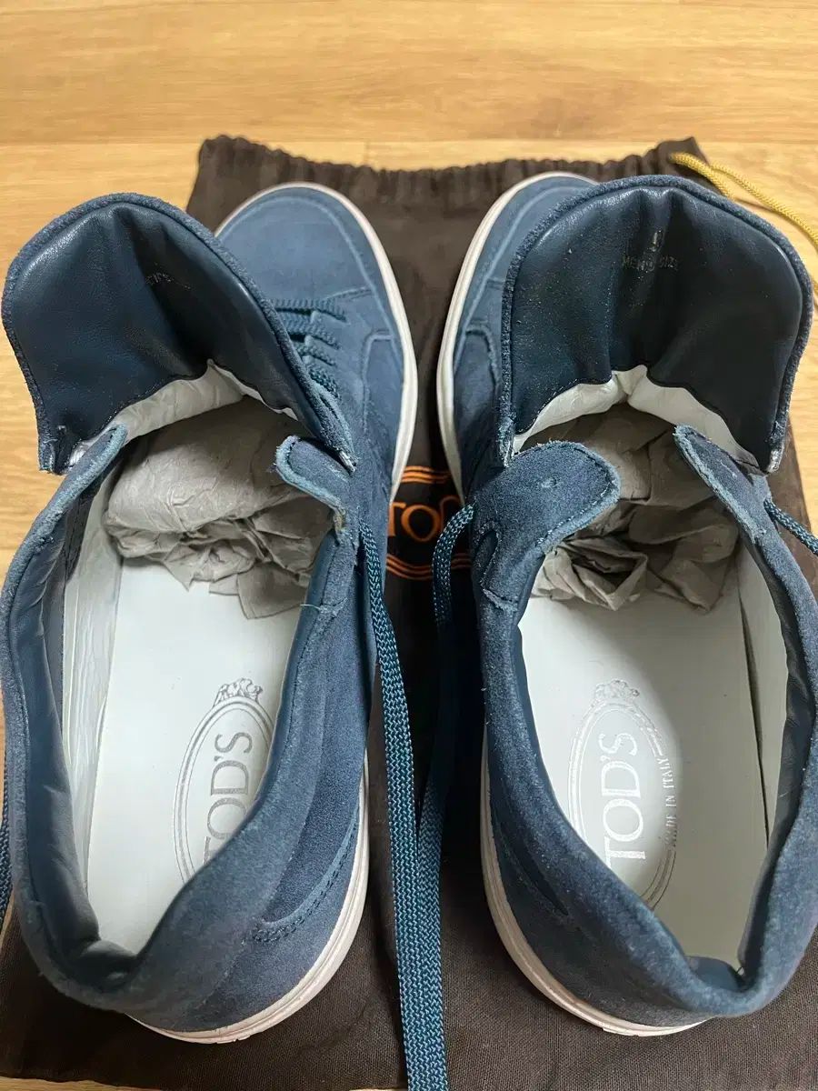 トッズ スエード