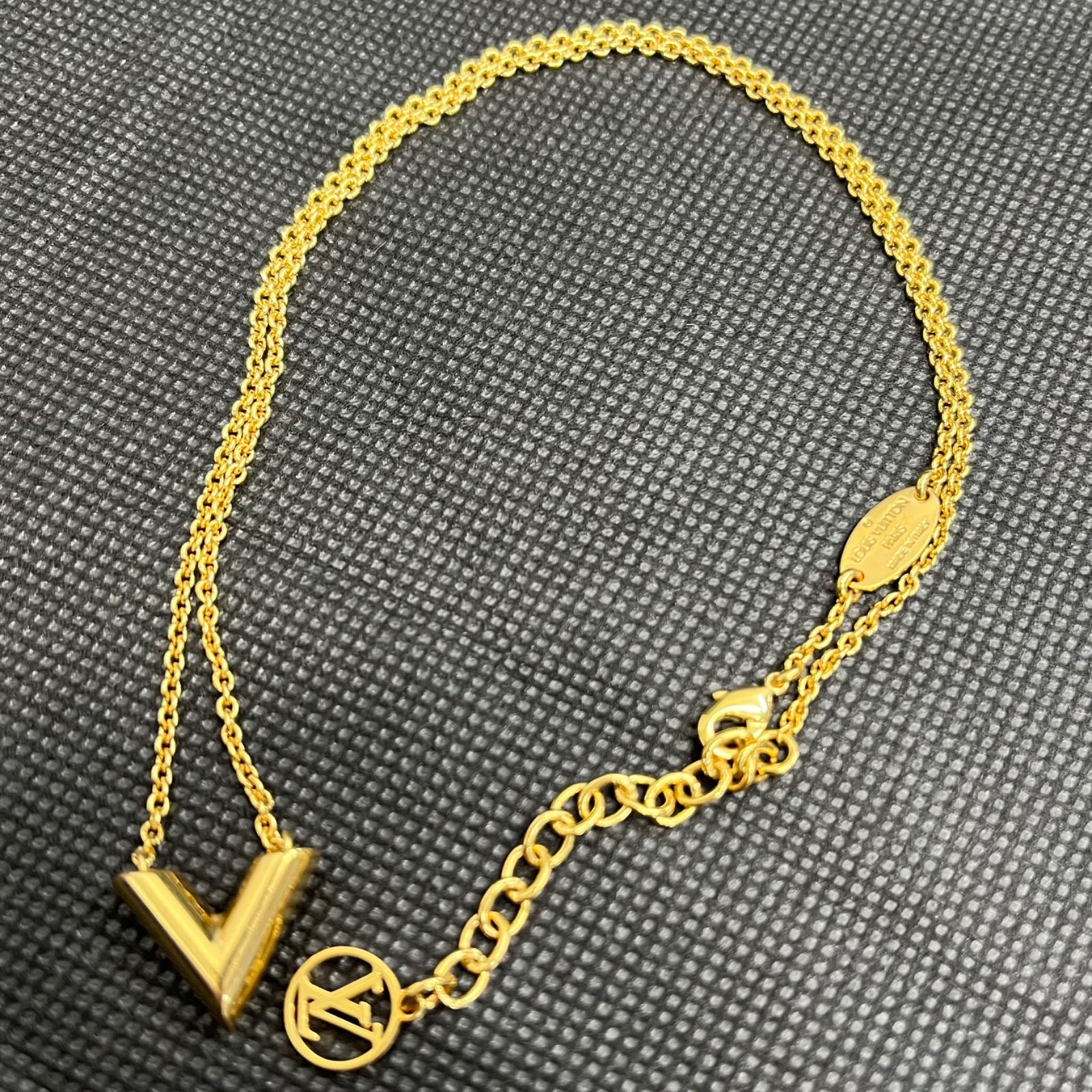 極美品】LOUIS VUITTON ルイヴィトン エッセンシャルV ネックレス 