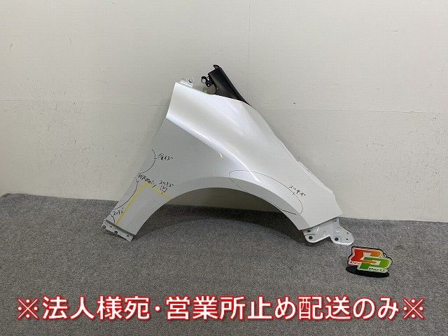 カローラ スポーツ 210系 NRE210 ZRE212 MZEA17 ZWE211 ZWE214 ZWE219 ZWE215 純正 右 フロントフェンダー ブラック×パール 144407