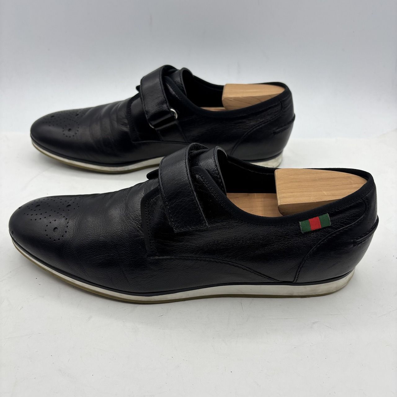 グッチ GUCCI シューズ レザー 革靴 メンズ メダリオン パンチング