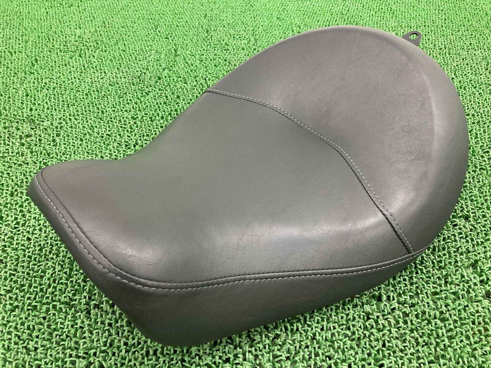 FXDWG1580 フロントシート 51503-10 ハーレー 純正 バイク 部品 ダイナ ワイドグライド TC96 ノーマルメインシート 【中古】 97 FXDWG1580 フロントシート 51503-10 ハーレー 純正 バイク 部品 ダイナ