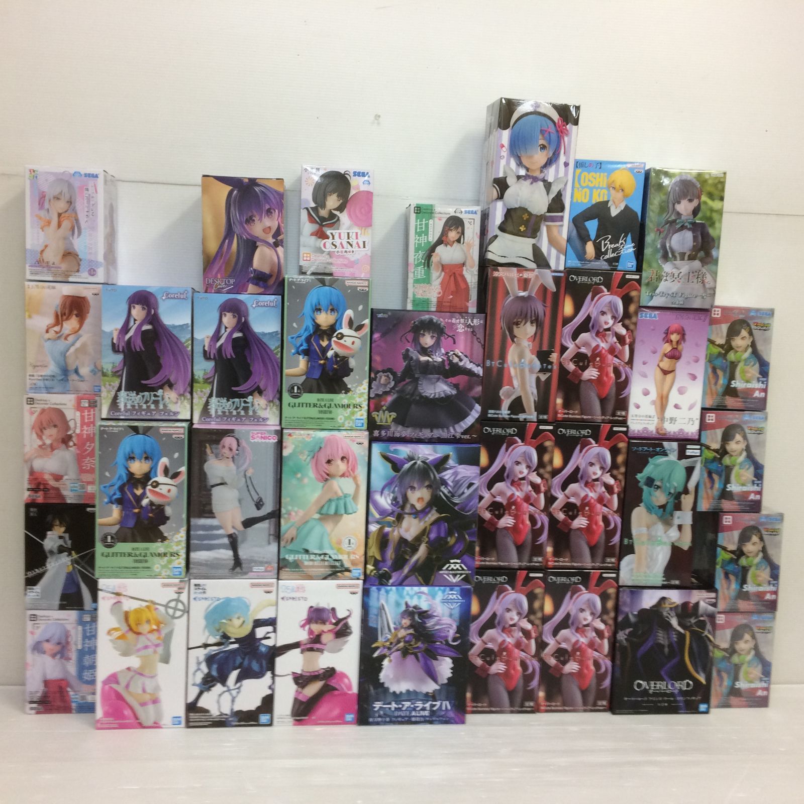 2個口発送 コミック アニメ フィギュア まとめ 2.5次元の誘惑 オーバーロード その着せ替え人形は恋をする 他 箱ダメージ品含む smbfig086465