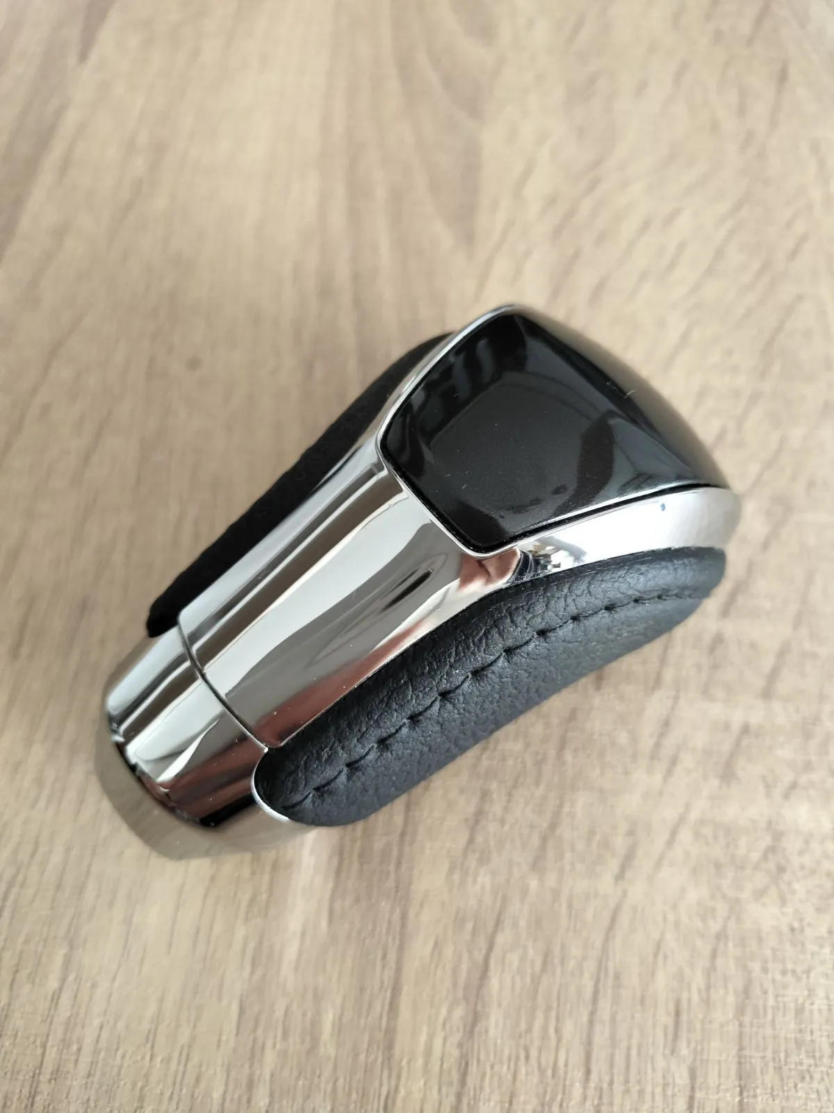 新品 トヨタ クラウン アスリート 210系 前期 フロント グリル モール