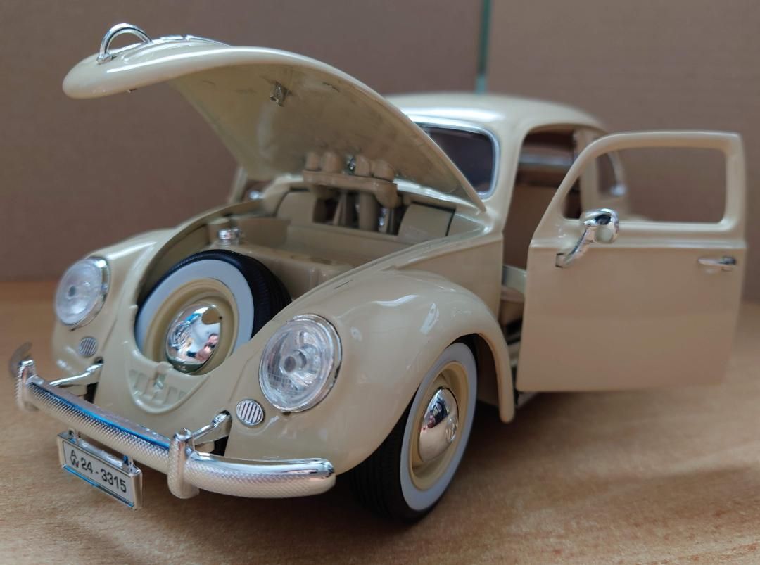 1/18フォルクスワーゲンビートル ベージュ VW BEETLE 1955 ダイ