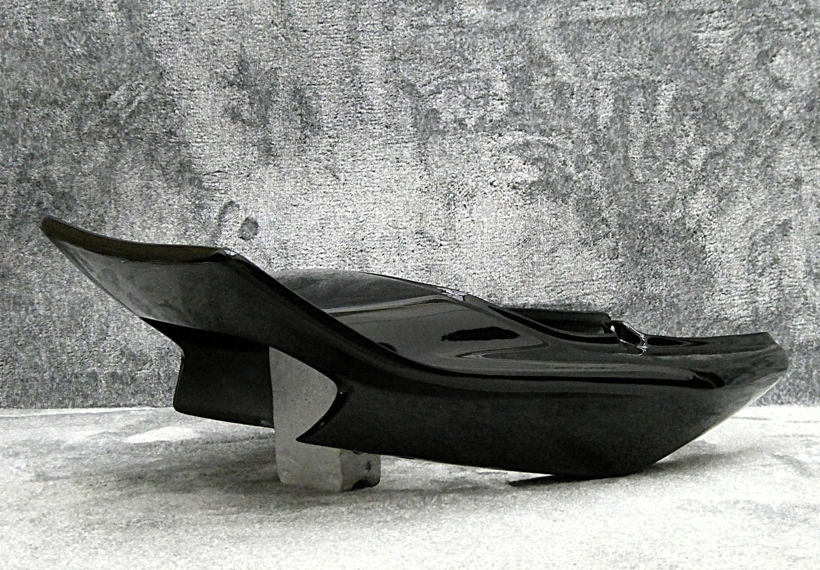 ブラックにて塗装済み