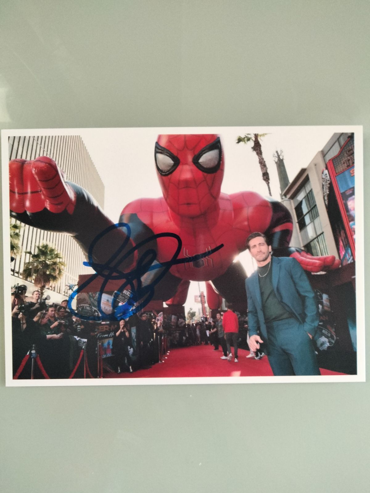 ジェイク・ギレンホール直筆サイン入り2Lサイズ写真…スパイダーマン ジェイク・ギレンホール直筆サイン入り2Lサイズ写真…スパイダーマン