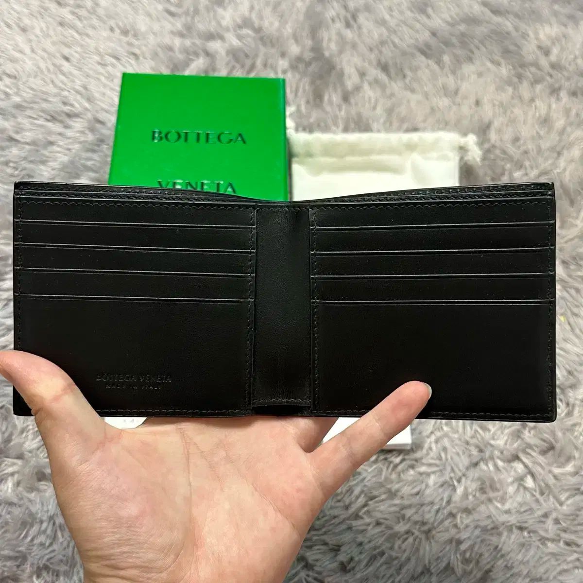 極美✨付属完備✨ボッテガヴェネタ 二つ折り財布 カセット レザー 黒