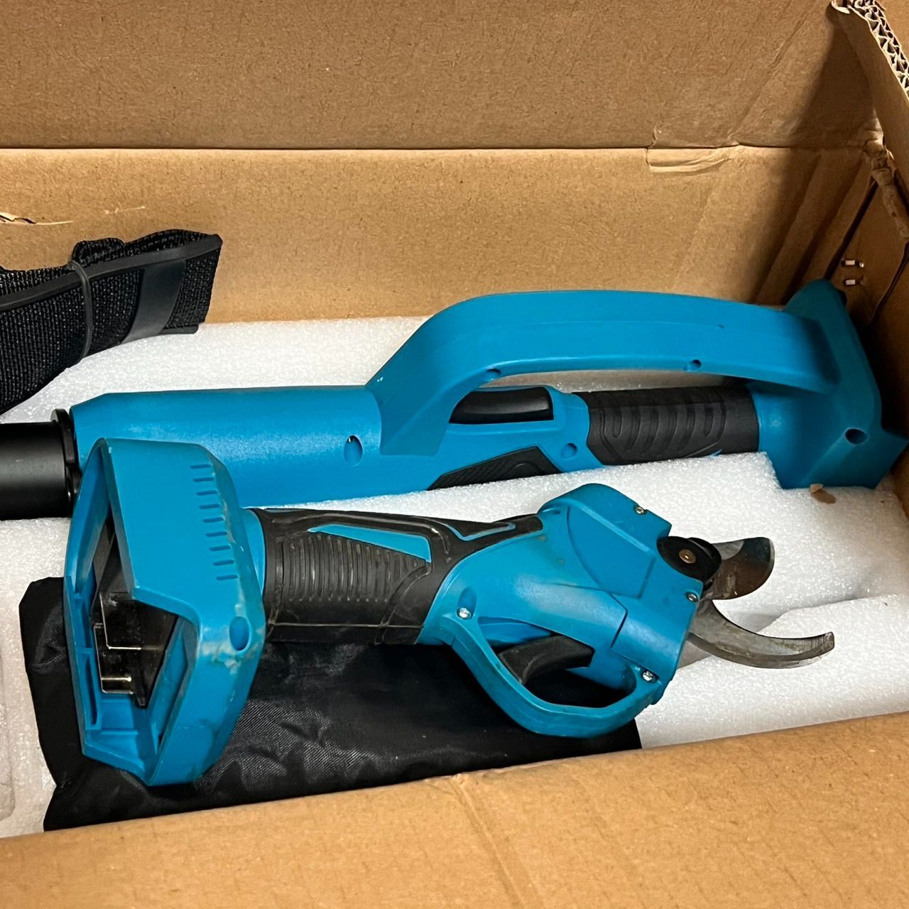 高枝チェーンソー 高枝電動バサミ 270CM延長ポール付 ブラシレスモーター搭載 高枝チェーンソー 高枝電動バサミ 270CM延長ポール付 ブラシレス