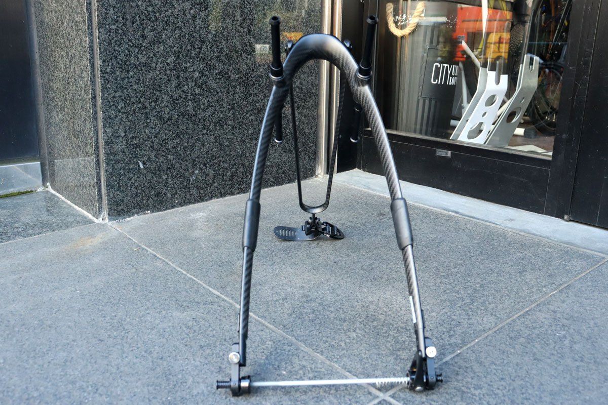 テールフィン Tailfin カーボンラック  バック×2 テールフィン Tailfin カーボンラック Carbon Rack パニアバッグ