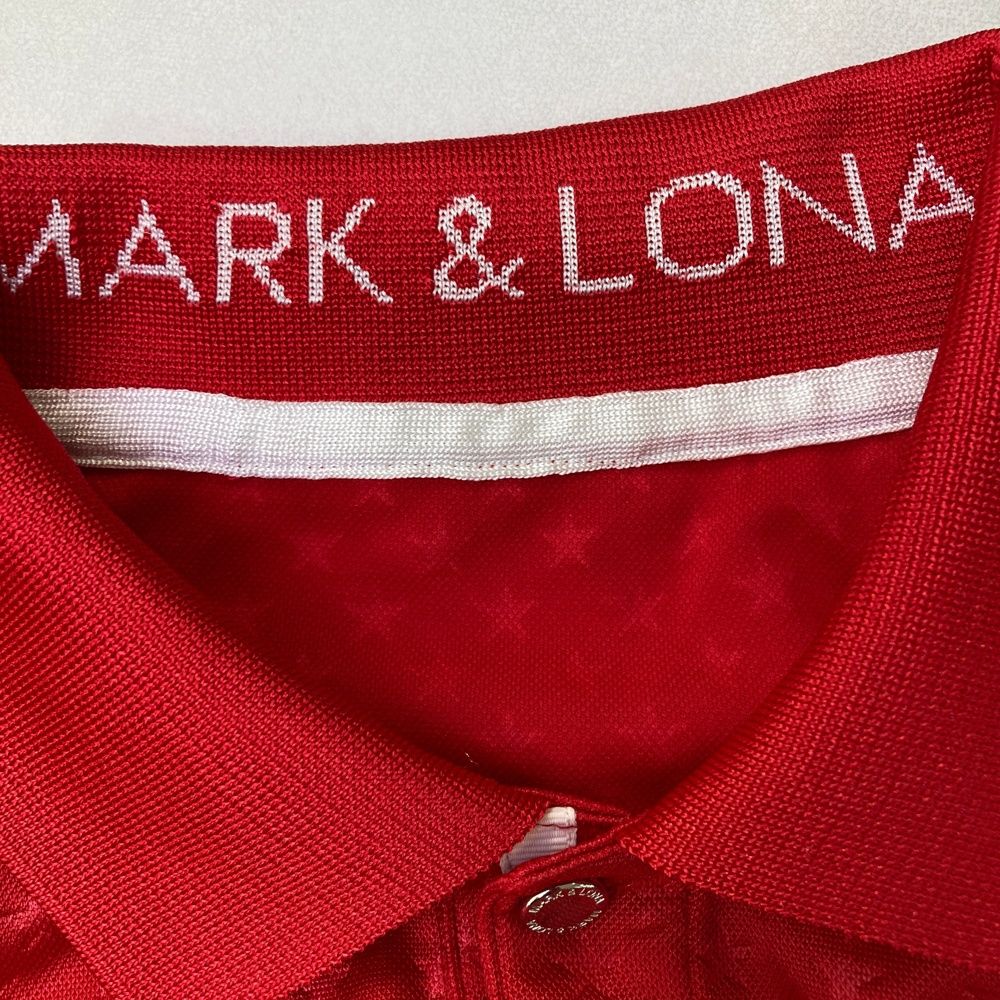 MARK&LONA マークアンドロナ　メンズポロシャツ　レッド マークアンドロナ 半袖ポロシャツ レッド ロゴ総柄織生地 スカル 襟黒