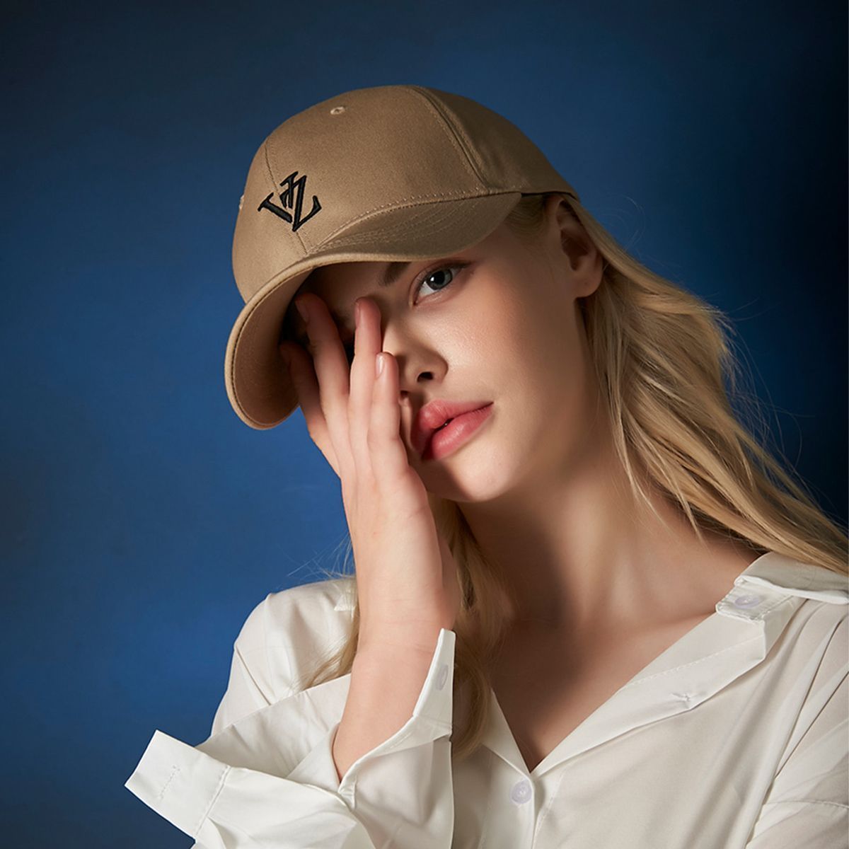 バーバリー　キャップ　金具　ホースロゴ　ベージュ　大きめチェック　帽子　お洒落 Burberry London Pin Nova Check Hat Cap Designer Brooch Gold