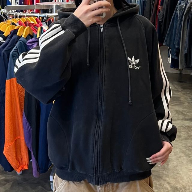 【adidas / アディダス】ジップパーカー