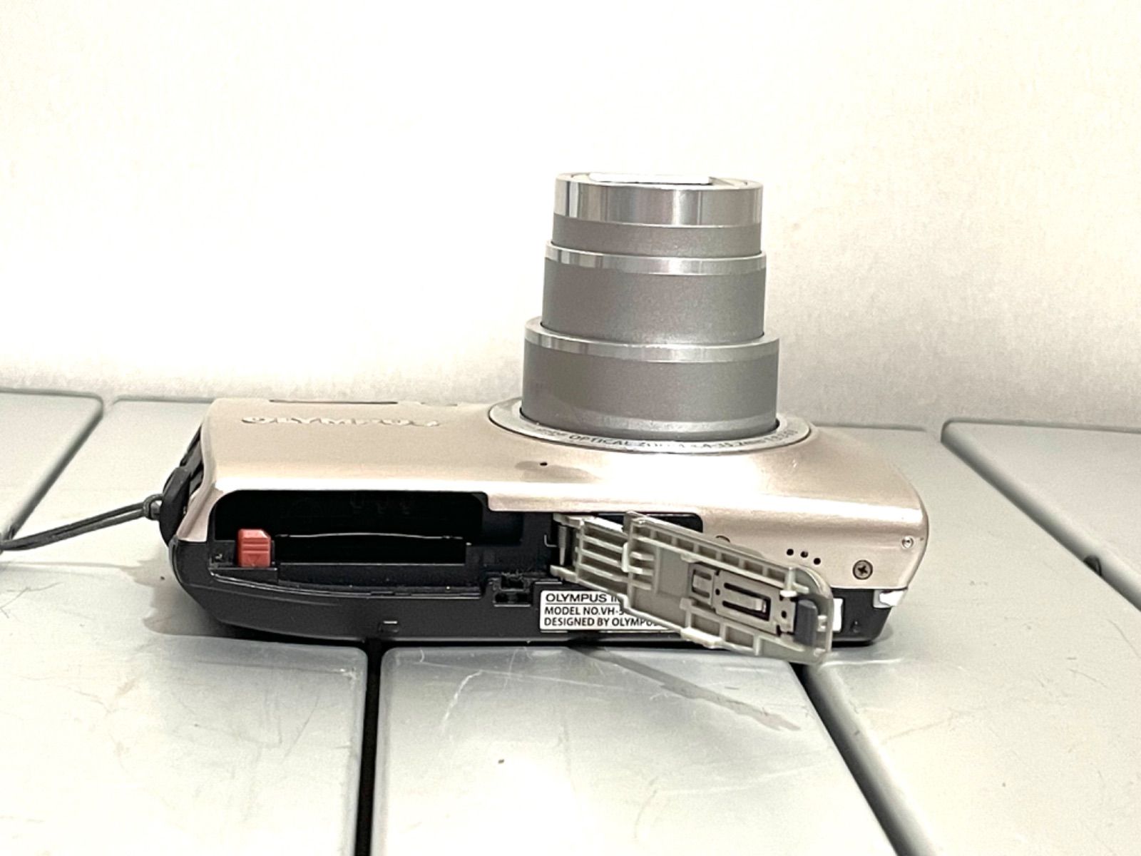 OLYMPUS デジタルカメラ STYLUS VH-515 シルバー 1200万画素 裏面照射