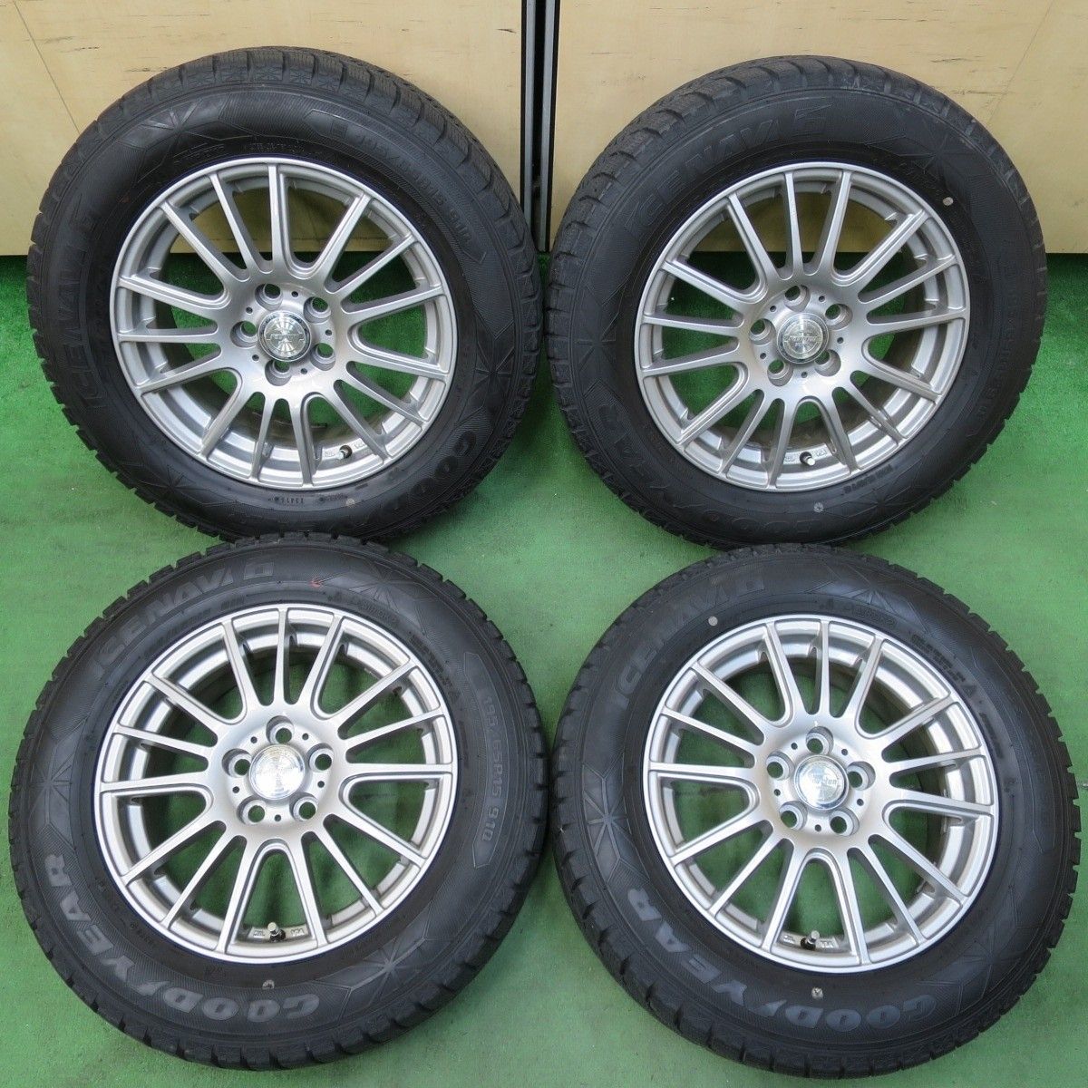 プリウス‼️スタッドレス‼️195/65R15‼️超高年式‼️東北6県無料配送 