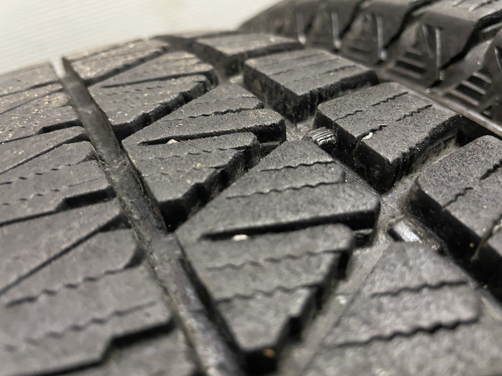 BS BLIZZAK DM-V3 225/65R17 17インチ スタッドレス 4本 2019年製 バリ