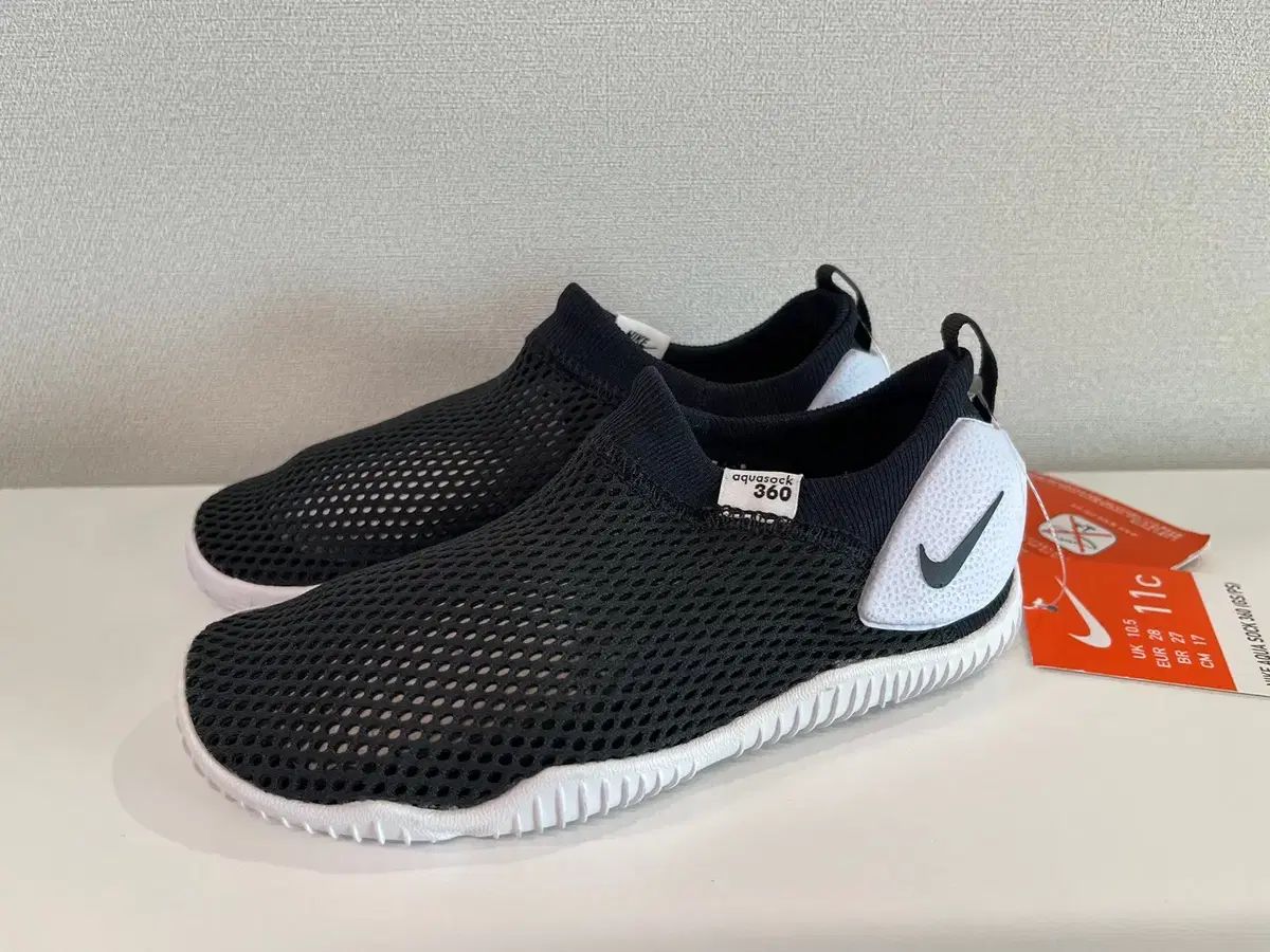 NIKE ナイキ キッズ アクアサック 360 黒 子供用の靴 170 サイズ