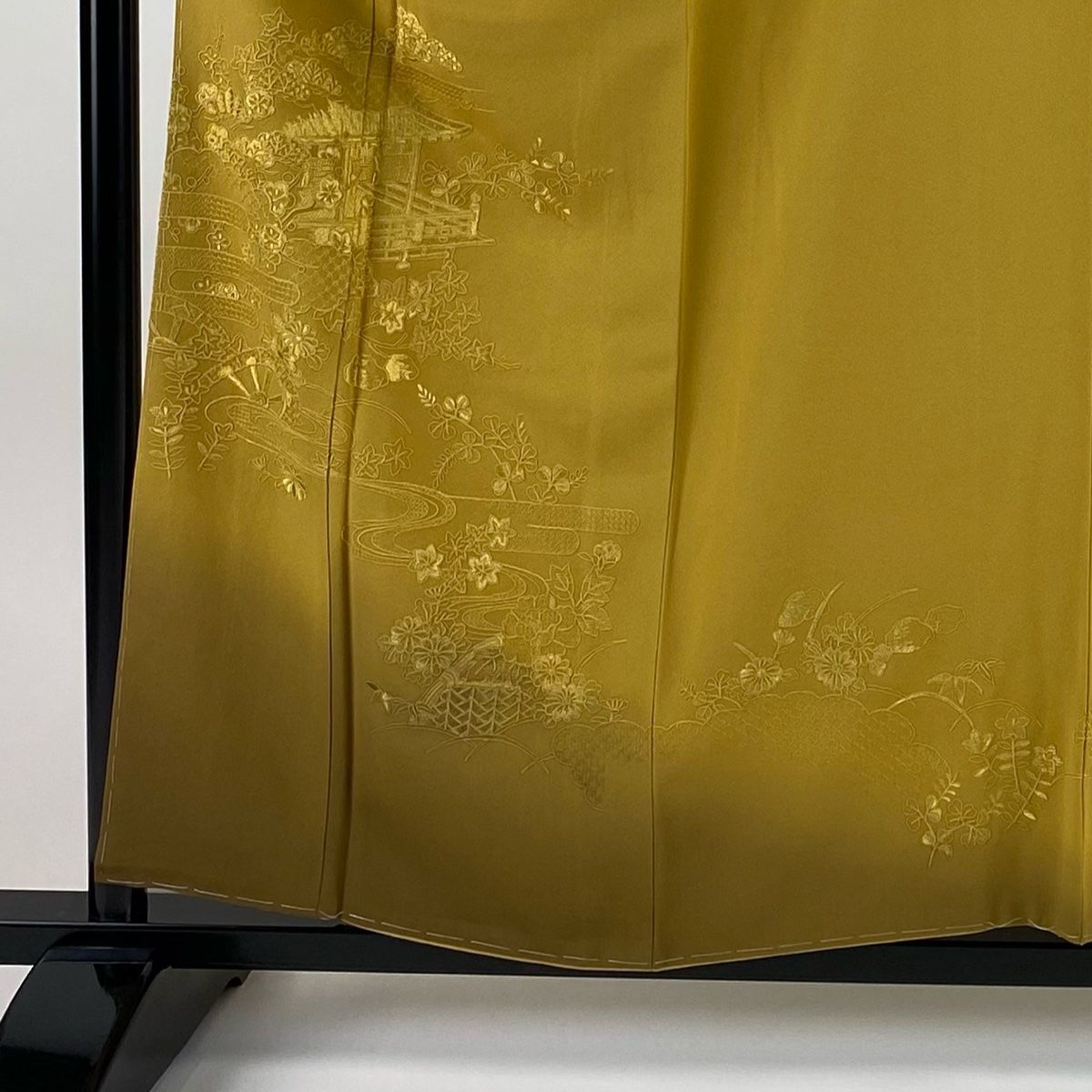 付下げ 身丈156cm 裄丈65cm M 袷 建物 松梅 刺繍 山吹茶色 正絹 秀品