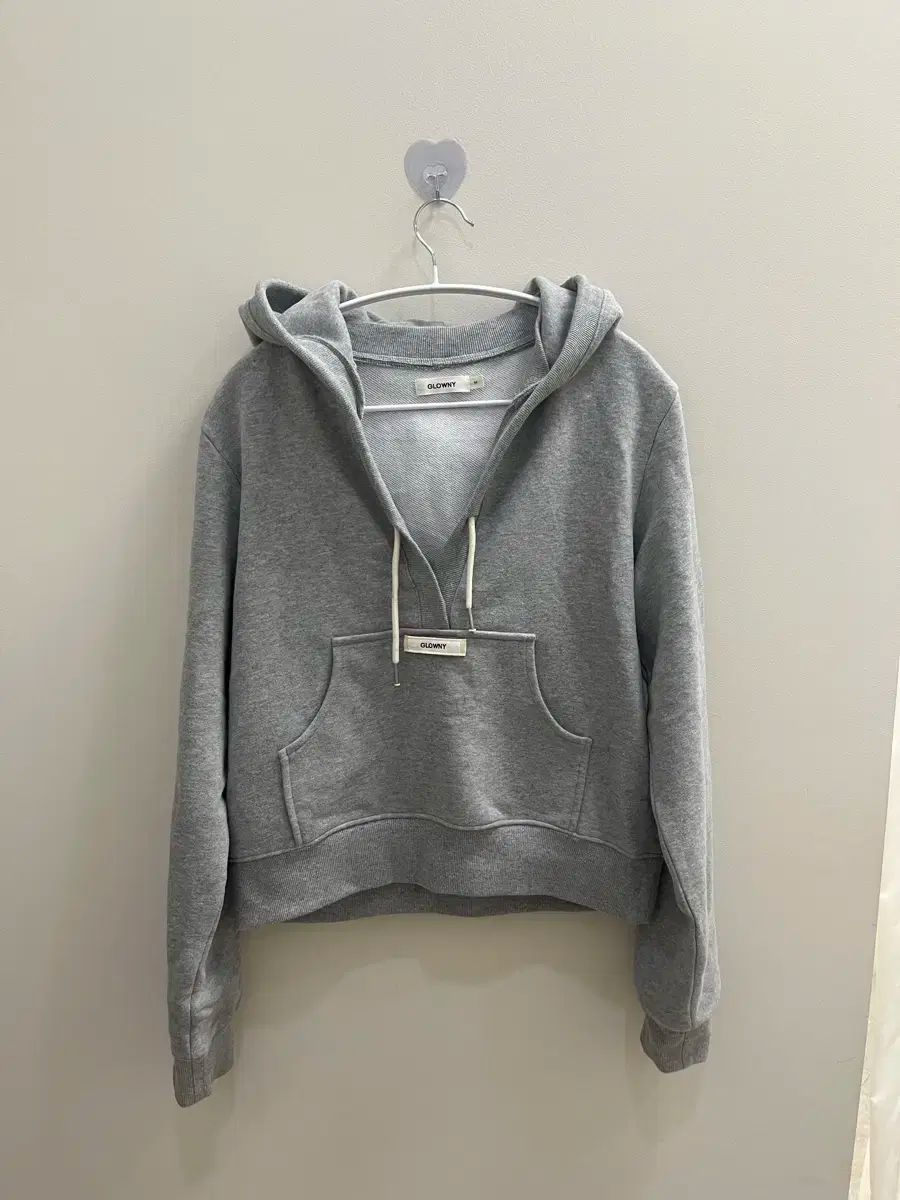 新製品 GLOWNY CIAO V CUT HOODIE Sサイズ 新製品 GLOWNY CIAO V CUT HOODIE Sサイズ MUSINSA公式 | GLOWNY