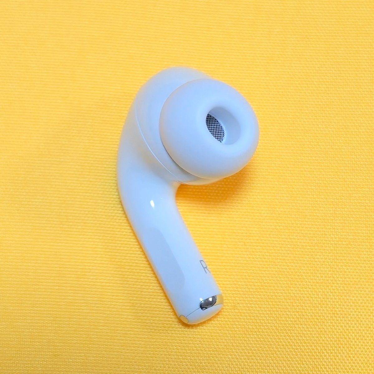 美品！】AirPods pro 第二世代 右耳 USB-C MTJV3J/A - メルカリ