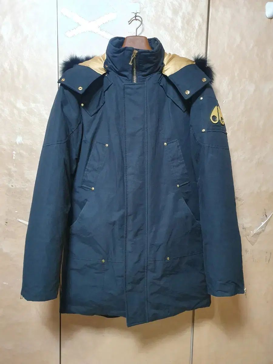【雷市場（ポンジャン）商品韓国直送】 MOOSE KNUCKLES(ムースナックルズ) 正規品 ほぼ新品