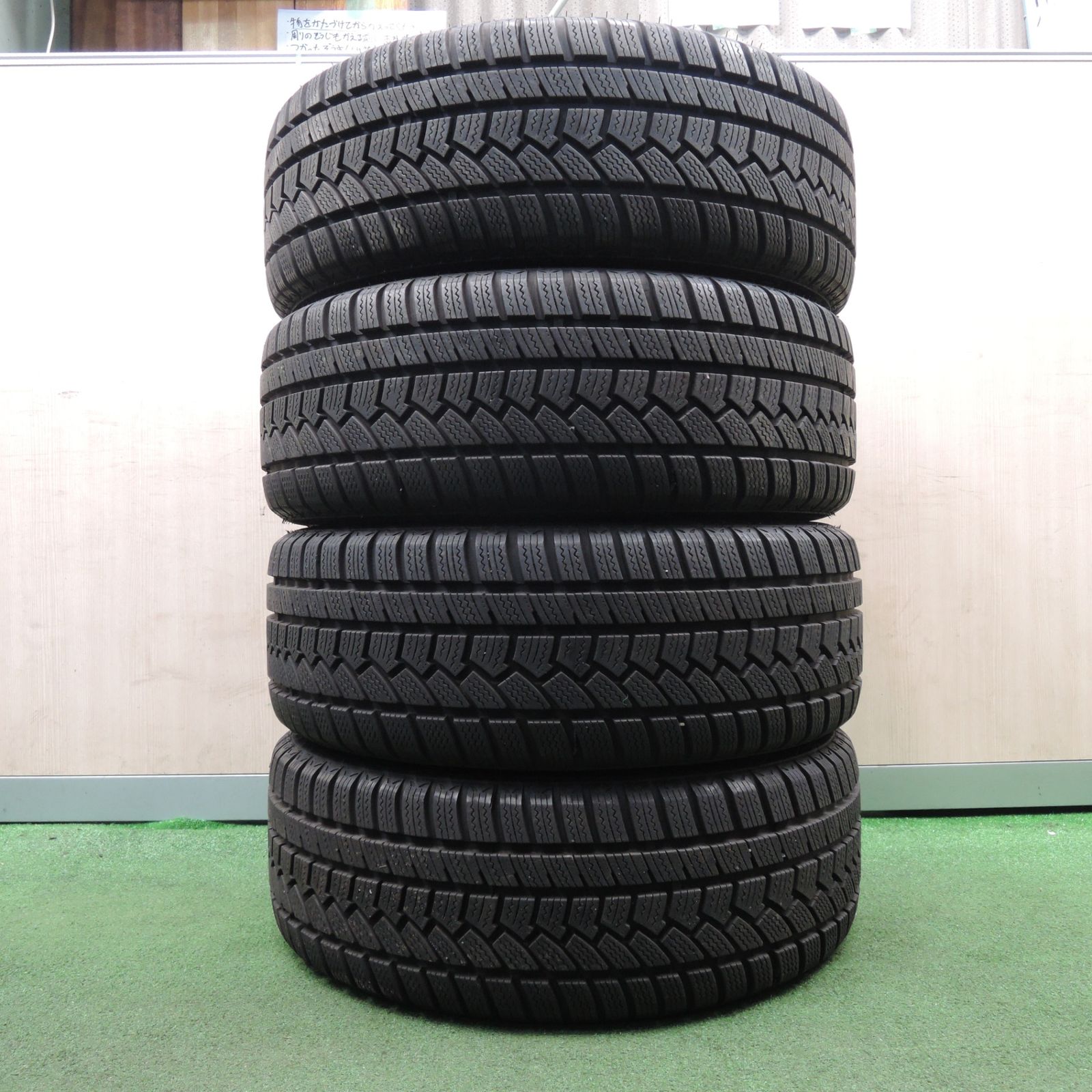 送料無料* バリ溝！キレイ！9.5分☆86 BRZ等 215/45R17 スタッドレス