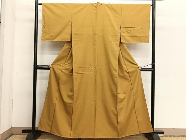 平和屋着物●結城紬　色無地　黄朽葉色　証紙付き　正絹　逸品　AAAV9065np 平和屋着物○結城紬 色無地 黄朽葉色 証紙付き 正絹 逸品 AAAV9065np