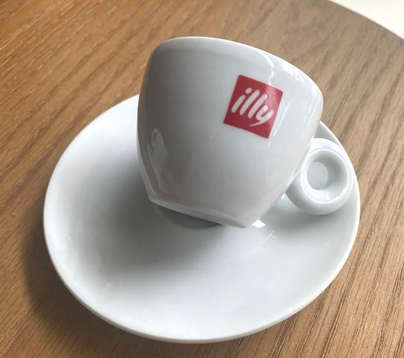 個数限定 絶版商品 illy カプチーノ＆エスプレッソカップ・ソーサ