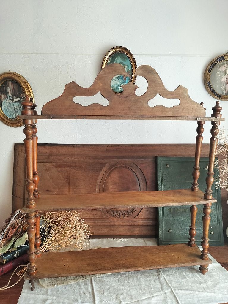 フランス アンティーク 装飾付き ディスプレイ 木製 シェルフ 3段 1900