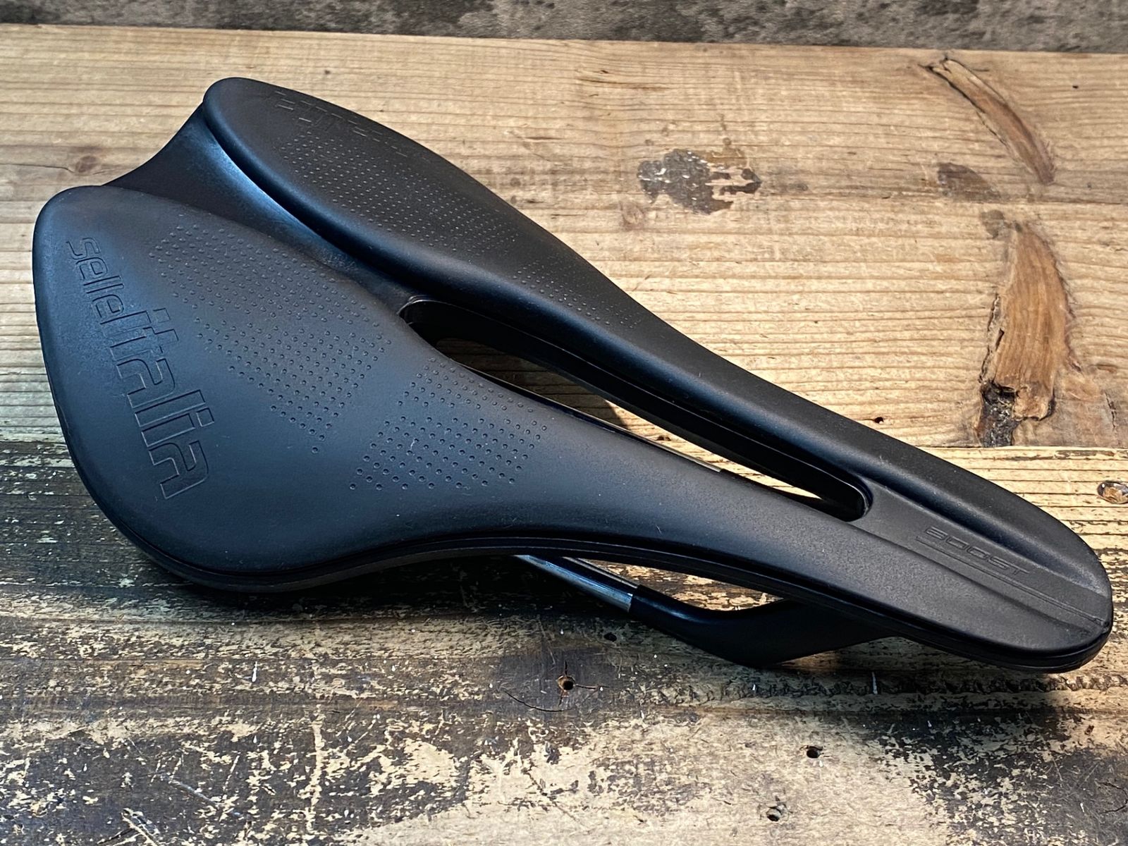JG608 セライタリア selle italia BOOST サドル 黒 145mm