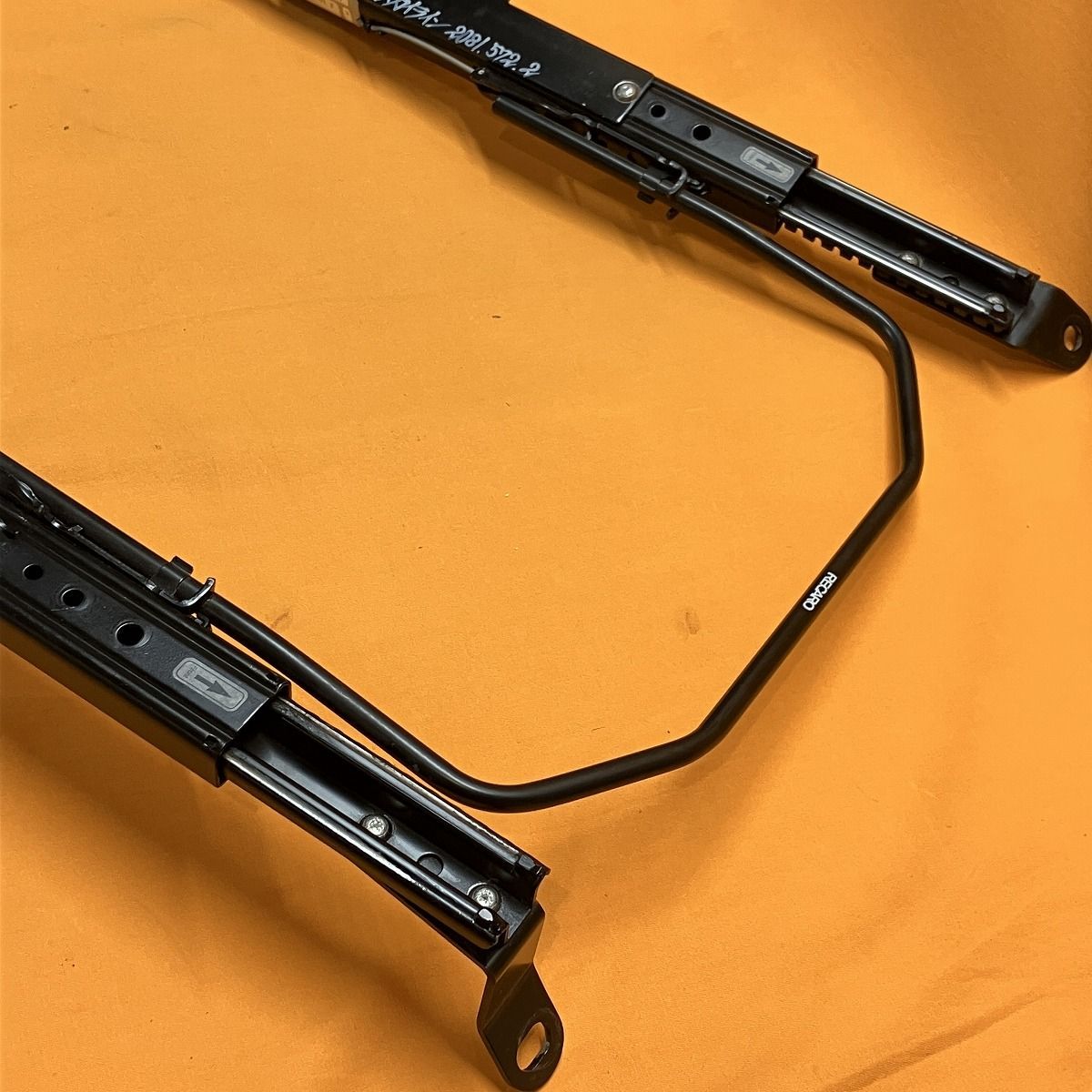 シートレール RECARO NISSAN スカイラインR32.33.44用 運転席用