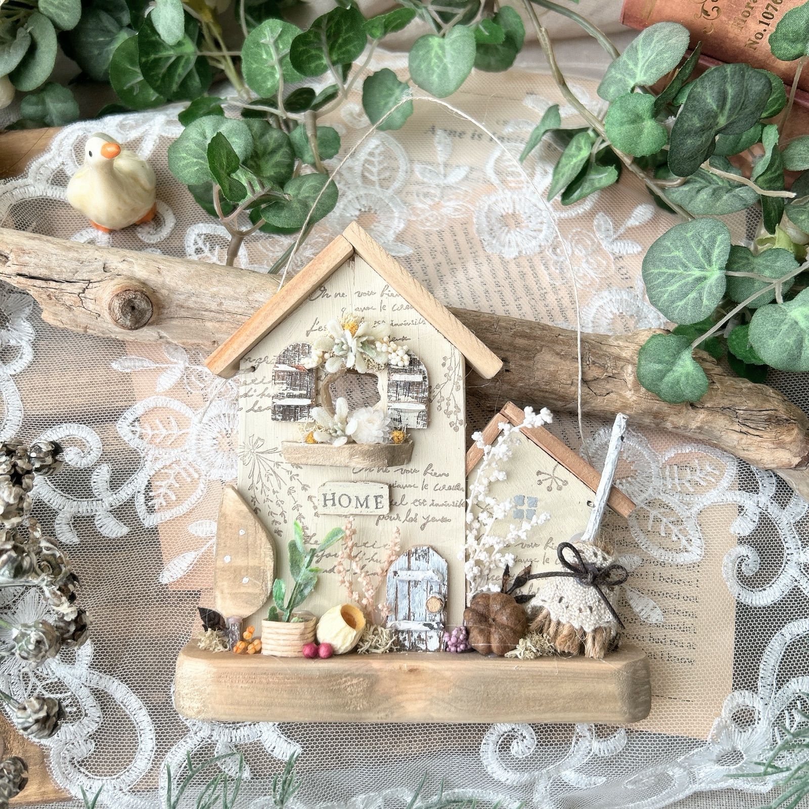 No.165 木製 2つの木のおうち 木の実 インテリア雑貨 ハンドメイド