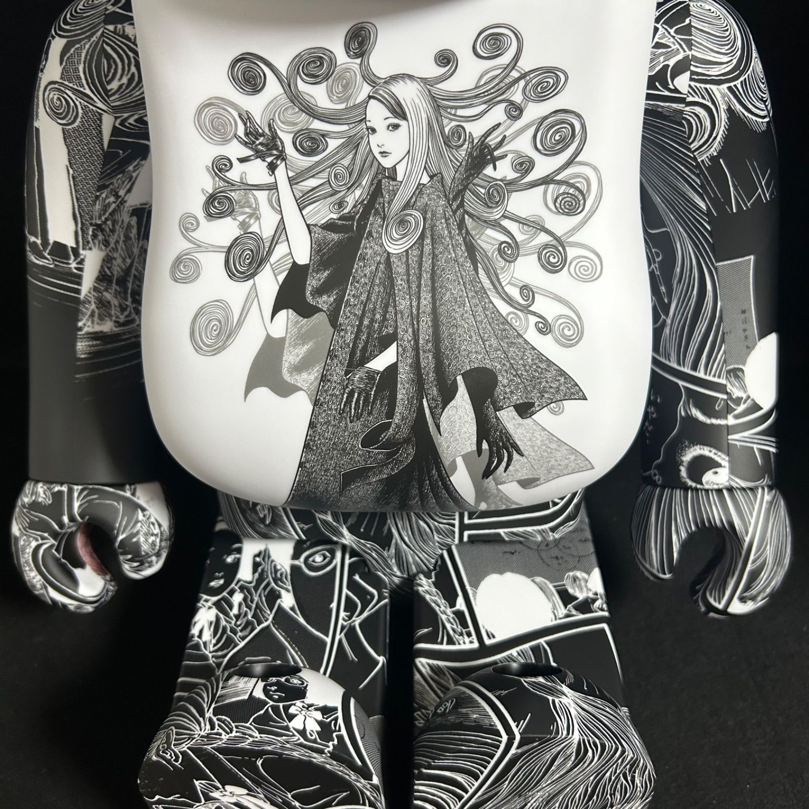 BE RBRICK S YTE×Junji Ito UZUMAKI ベアブリック 伊藤潤二 うずまき 1000 全高約700mm フィギュア