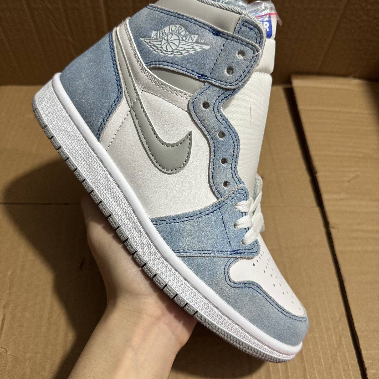 ハイパーロイヤル AJ1 24cm 新品 Air Jordan 1 Hyper Royal AJ1 ハイパーロイヤル AJ1 24cm 新品 Air Jordan 1 Hyper Royal AJ1