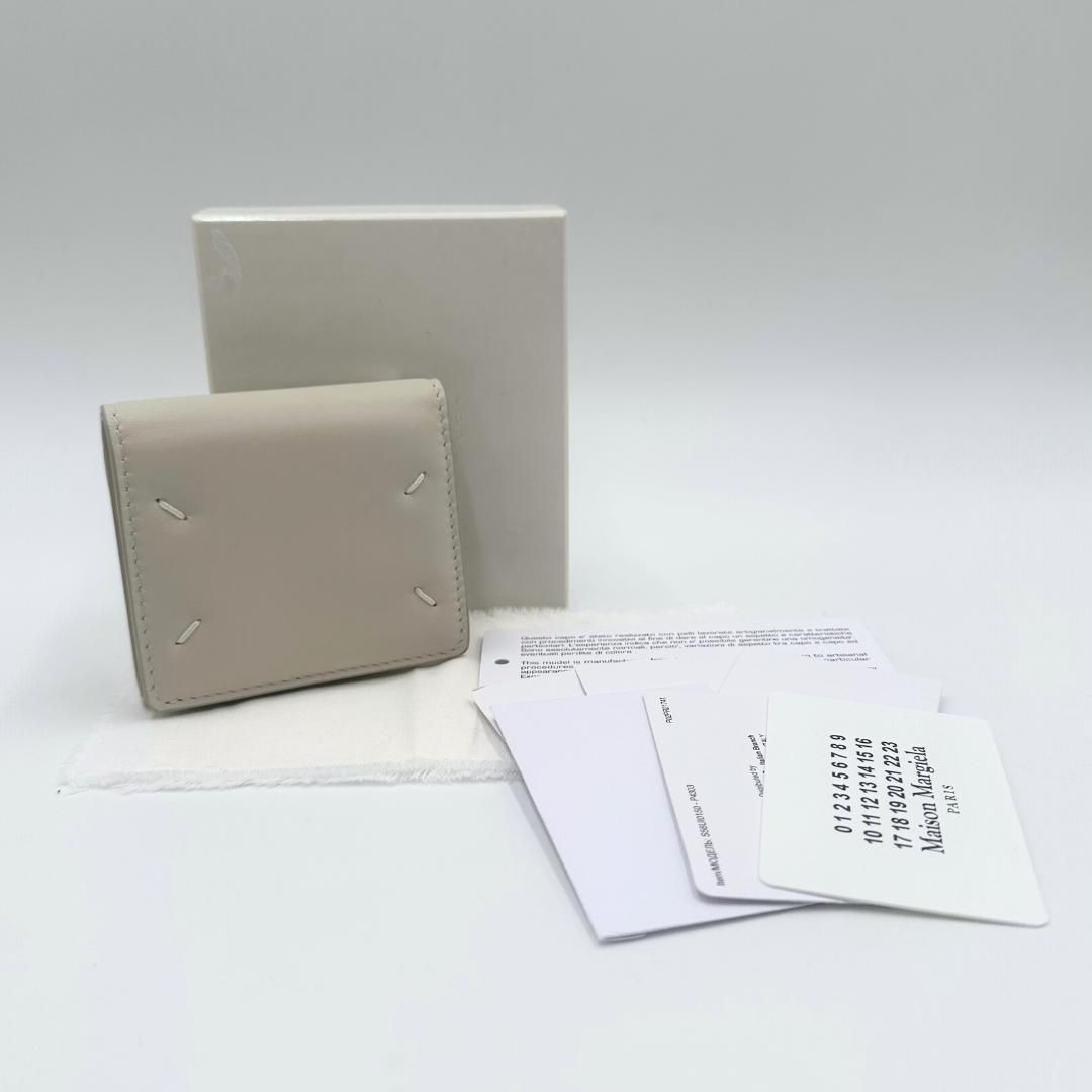 【新古品】Maison Margiela Four Stitches３つ折り財布 新古品】Maison Margiela Four Stitches3つ折り財布 - メルカリ