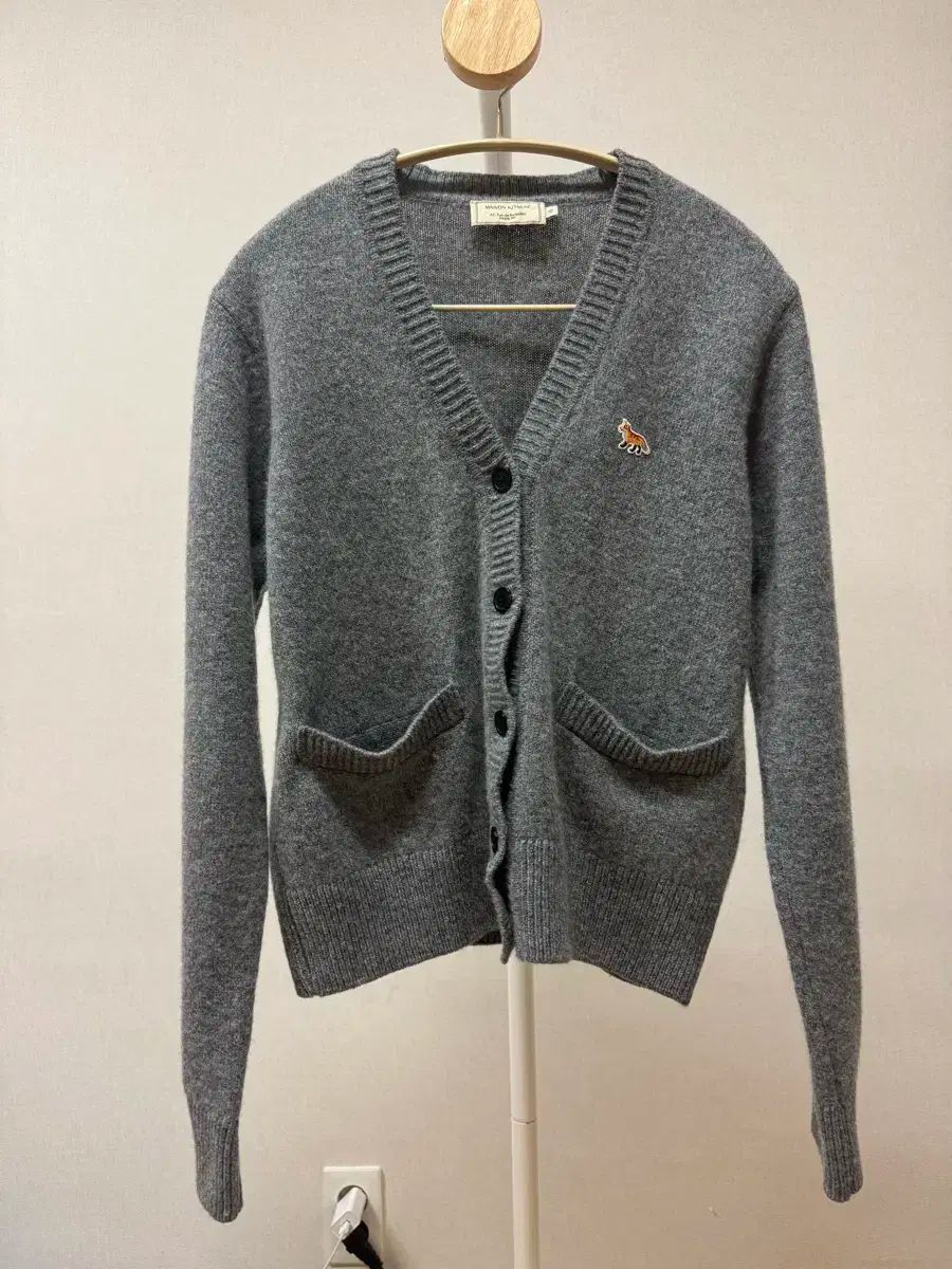 Maison Kitsuné メゾンキツネ グレー カーディガン